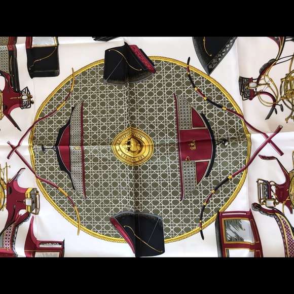 SOLD ⛄️ New Authentic Hermes 100% Silk Scarf - Picture 16 of 16